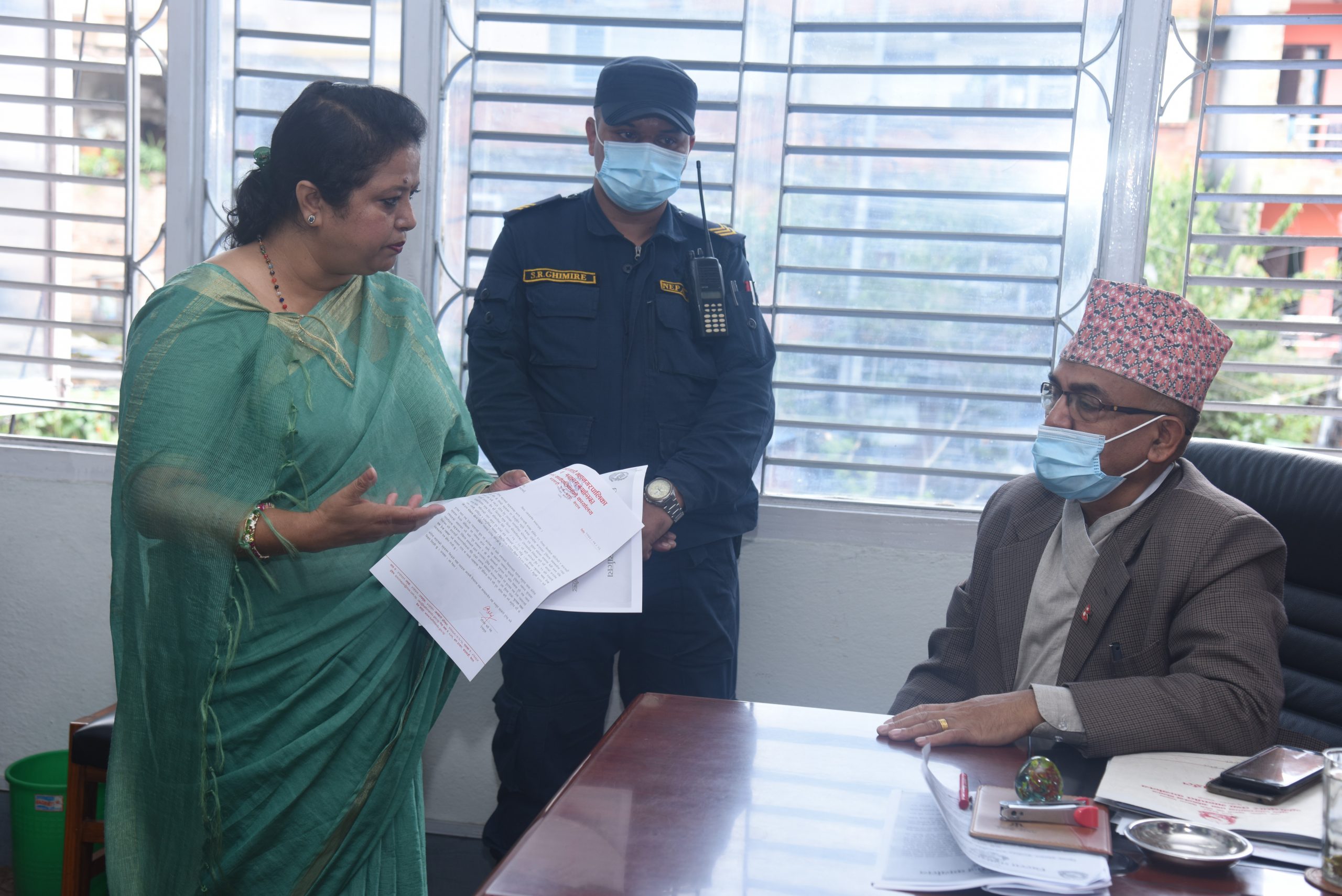 फुटपाथ र ठेलागाडा ब्यापार राेक्न माग