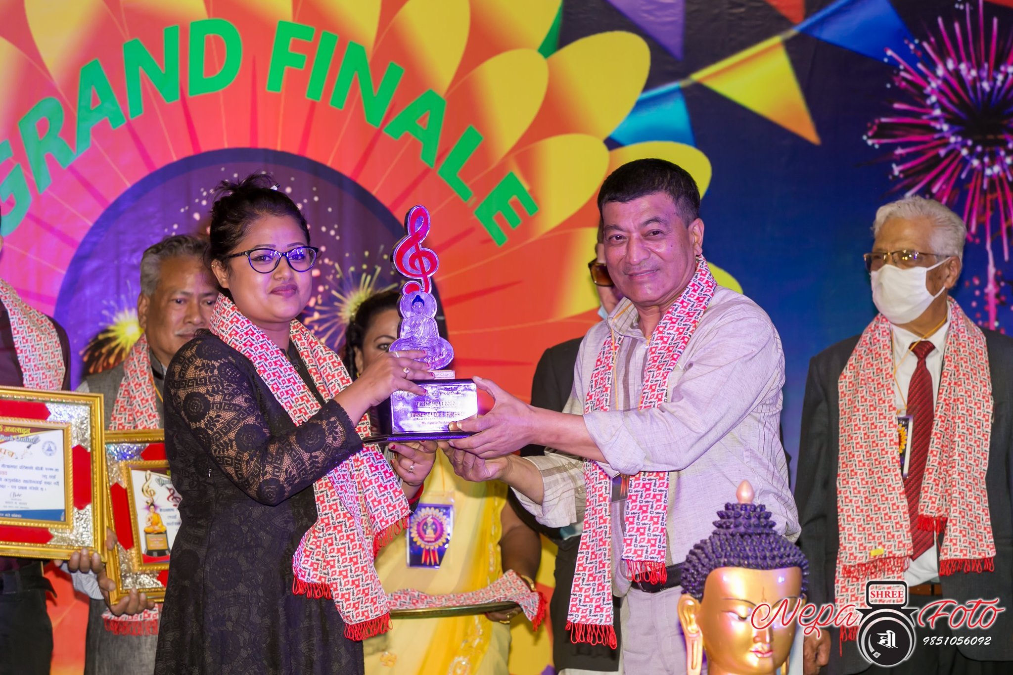 बुद्ध भजनमा अगिना र सुशील प्रथम