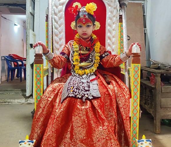 १६ वडाको सहयोगमा कुमारीको नयाँ आसन