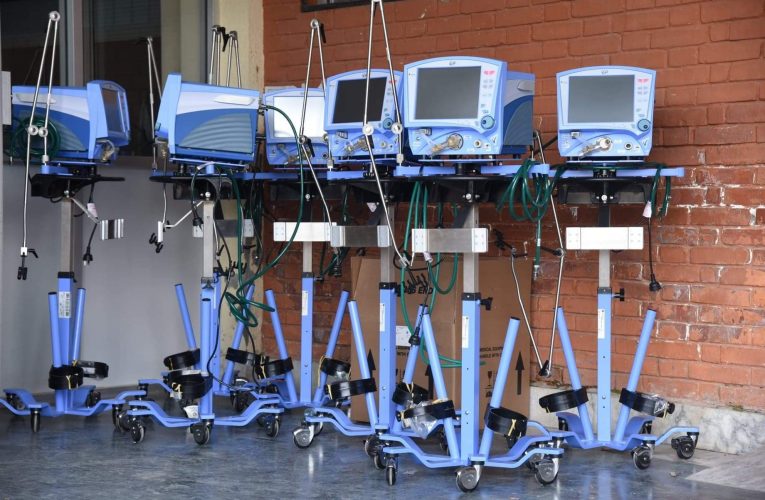 शिक्षण अस्पताललाई १० वटा भेन्टिलेटर सहयोग