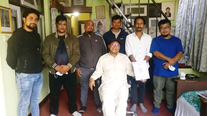 युवाहरूले भेटे कृष्णगोपाल