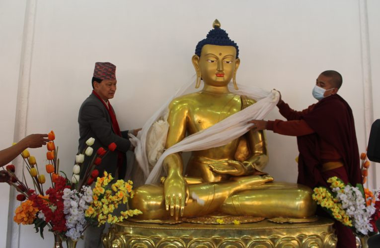 आनन्दकुटी विहारमा ७ फिट अग्लो वुद्ध मूर्ति अनावरण